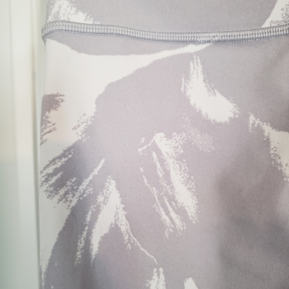 RARE Lululemon Pattern Wunderunder Leggings 25" - Picture 5 of 8